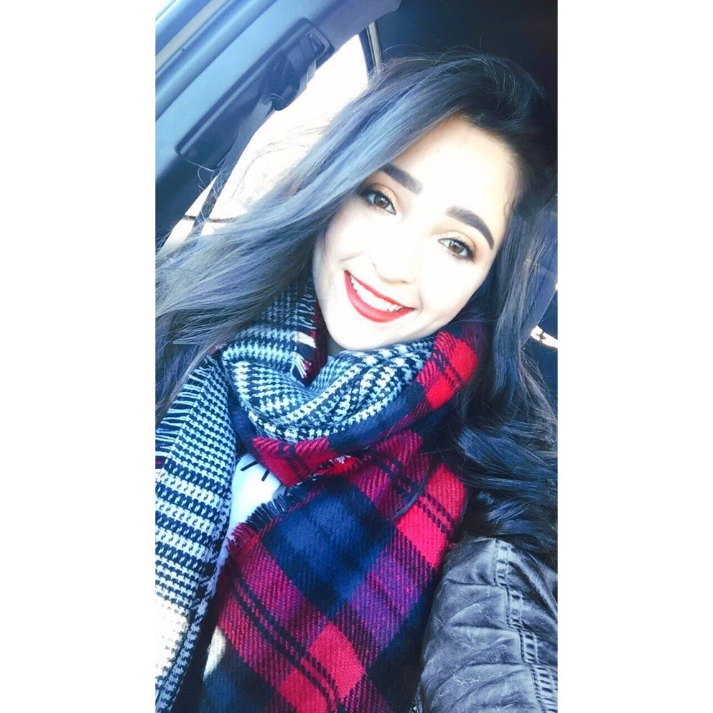 Meet your Posher, Cristina